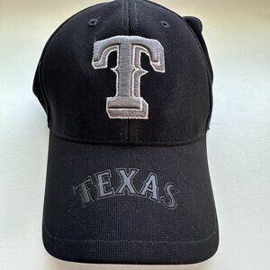 Texas Rangers ’47 Brand Adjustable Baseball Cap – Black/Gray/White